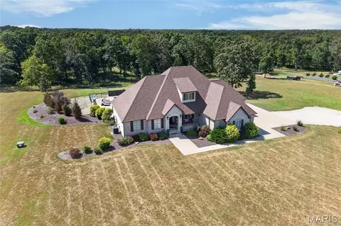 19111 Promise Dr, Lebanon, MO 65536