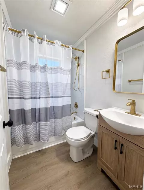 Bath - 409 E Scioto St, Saint James, MO 65559 photo 1 of 1