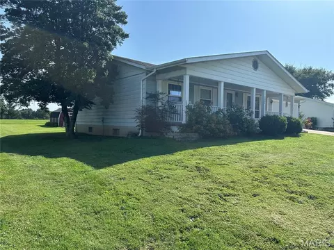 1806 Southridge Ln, Owensville, MO 65066