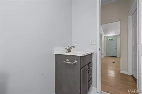 Entry Way - 7448 Turn Bo Ranch Rd, Dittmer, MO 63023 photo 5 of 7