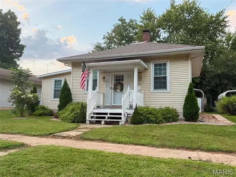 723 E Main, Greenville, IL 62246