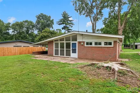 Exterior - 8401 Saint Olaf Dr, Berkeley, MO 63134 photo 1 of 4