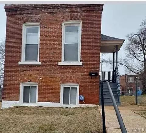 4463 Bessie Ave, Saint Louis, MO 63115