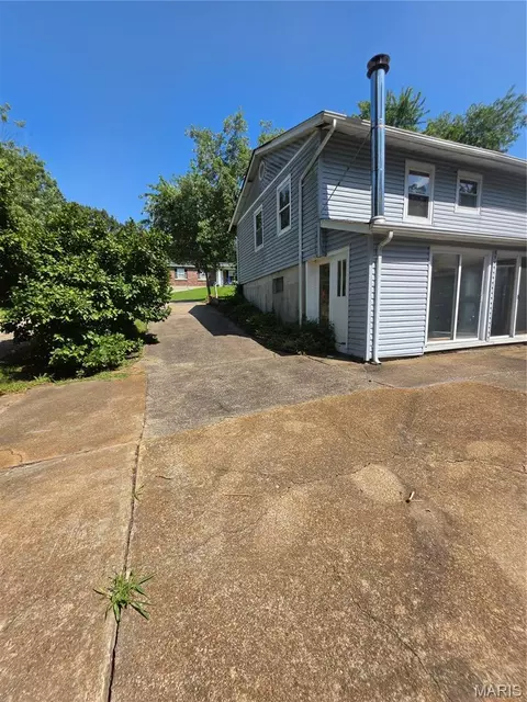 Exterior - 3887 Stone Ridge Ct, Arnold, MO 63010 photo 2 of 9