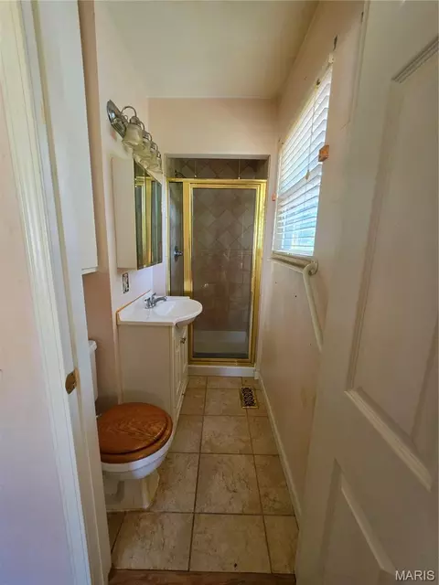 Bath - 3887 Stone Ridge Ct, Arnold, MO 63010 photo 2 of 2