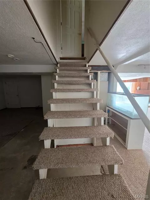 Entry Way - 3887 Stone Ridge Ct, Arnold, MO 63010 photo 2 of 2