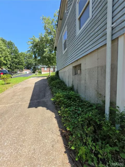 Exterior - 3887 Stone Ridge Ct, Arnold, MO 63010 photo 4 of 9