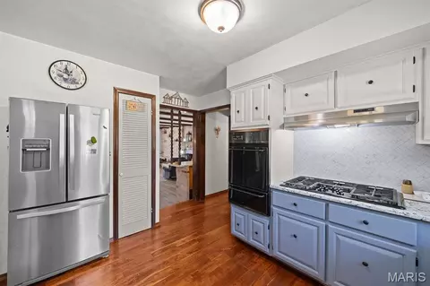 Kitchen - 5820 E Copple Rd, Walnut Hill, IL 62893 photo 3 of 4
