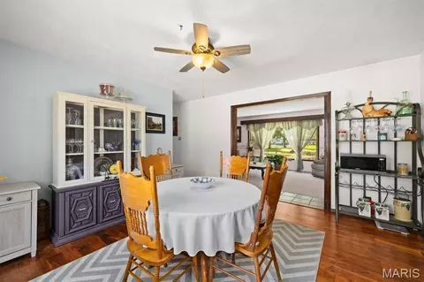 Dining - 5820 E Copple Rd, Walnut Hill, IL 62893 photo 2 of 2