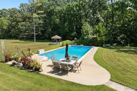 Exterior - 5820 E Copple Rd, Walnut Hill, IL 62893 photo 6 of 8