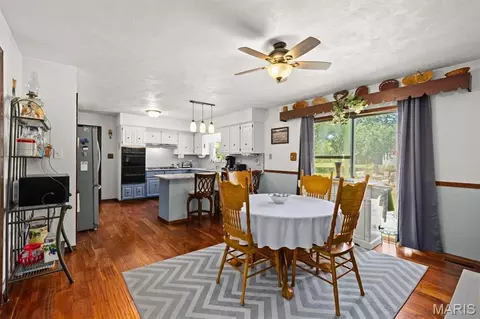 Dining - 5820 E Copple Rd, Walnut Hill, IL 62893 photo 1 of 2