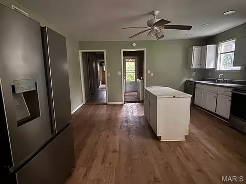 Entry Way - 315 N Center St, Hunnewell, MO 63443 photo 1 of 2