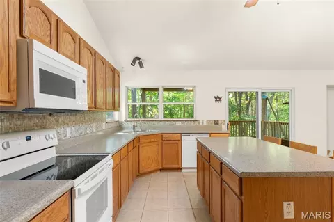 Kitchen - 1935 Anchorage Dr, Festus, MO 63028 photo 2 of 4