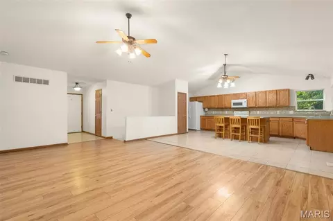 Living - 1935 Anchorage Dr, Festus, MO 63028 photo 2 of 4