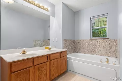 Bath - 1935 Anchorage Dr, Festus, MO 63028 photo 1 of 6