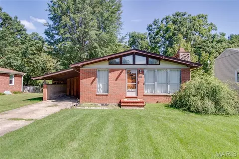 784 E Woodland Dr, East Alton, IL 62024