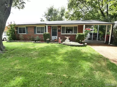 2020 Yaqui Dr, Florissant, MO 63031