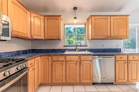 Kitchen - 1208 Walnut Dr, Arnold, MO 63010 photo 2 of 3