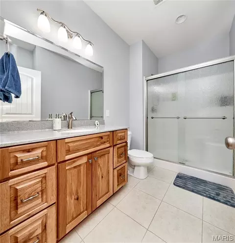 Bath - 21 Pheasant Pointe Dr, Old Monroe, MO 63369 photo 4 of 5