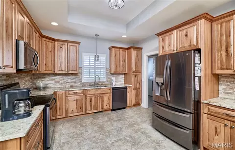 Kitchen - 21 Pheasant Pointe Dr, Old Monroe, MO 63369 photo 3 of 5