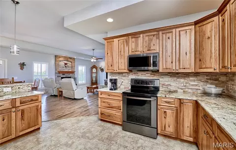 Kitchen - 21 Pheasant Pointe Dr, Old Monroe, MO 63369 photo 5 of 5