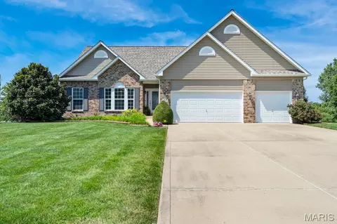 831 Autumn Rise, Columbia, IL 62236