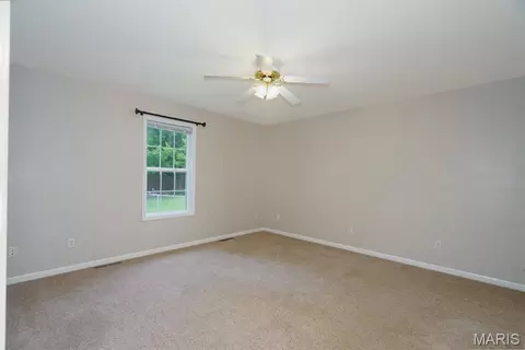 Bedroom - 573 Maplewood Dr, Rolla, MO 65401 photo 5 of 7