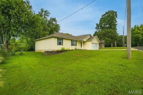 Exterior - 573 Maplewood Dr, Rolla, MO 65401 photo 6 of 10