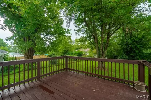 Exterior - 573 Maplewood Dr, Rolla, MO 65401 photo 4 of 10