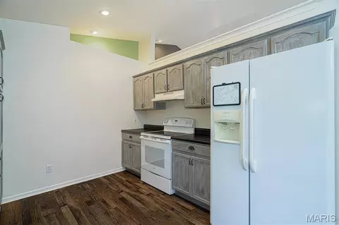 Kitchen - 573 Maplewood Dr, Rolla, MO 65401 photo 2 of 2