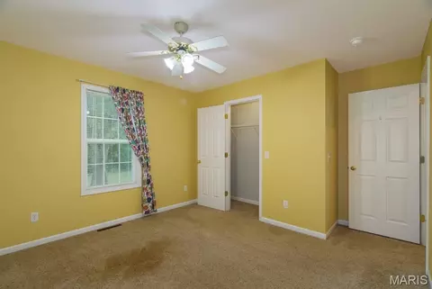 Bedroom - 573 Maplewood Dr, Rolla, MO 65401 photo 4 of 7