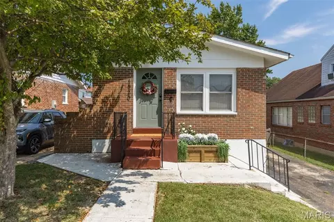 1520 Bredell Ave, Saint Louis, MO 63117