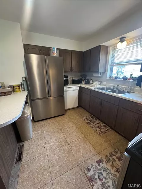 Kitchen - 1250 Diane St, Saint Clair, MO 63077 photo 3 of 4