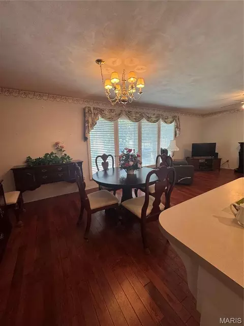 Dining - 353 Bellestri Dr, Ballwin, MO 63021 photo 2 of 3