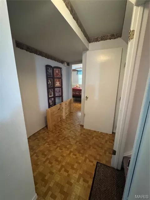 Entry Way - 353 Bellestri Dr, Ballwin, MO 63021 photo 2 of 2