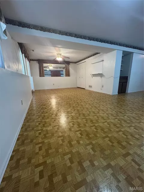 Living - 353 Bellestri Dr, Ballwin, MO 63021 photo 6 of 7
