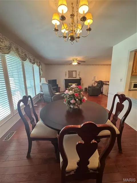 Dining - 353 Bellestri Dr, Ballwin, MO 63021 photo 3 of 3