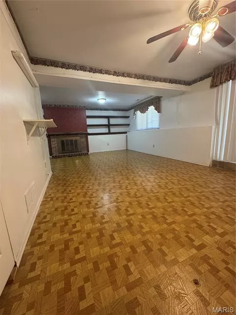 Living - 353 Bellestri Dr, Ballwin, MO 63021 photo 5 of 7