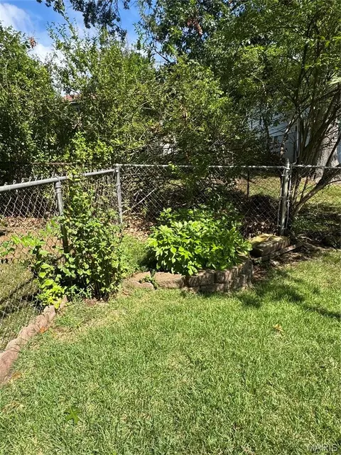 Exterior - 353 Bellestri Dr, Ballwin, MO 63021 photo 11 of 16