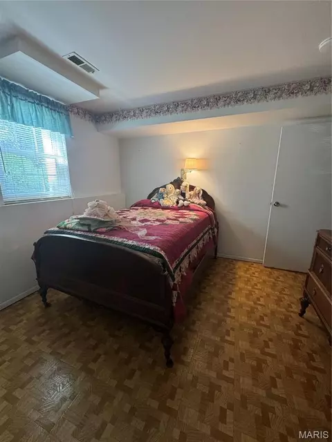 Bedroom - 353 Bellestri Dr, Ballwin, MO 63021 photo 10 of 11