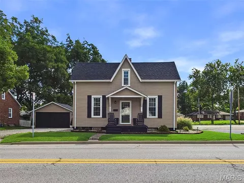801 Poplar St, Highland, IL 62249