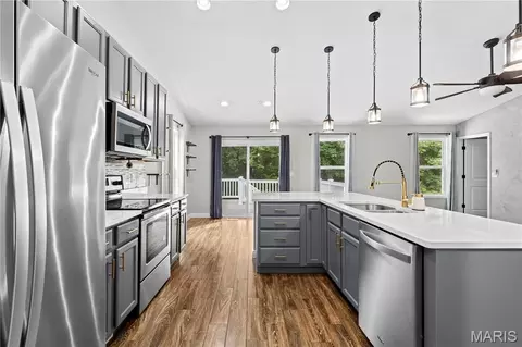 Kitchen - 321 Touchdown Dr, Foristell, MO 63348 photo 4 of 4