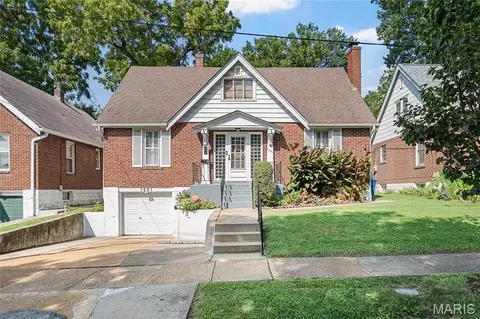 1251 Hafner Pl, University City, MO 63130
