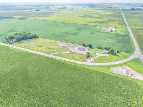11138 State Route 161, Mascoutah, IL 62258