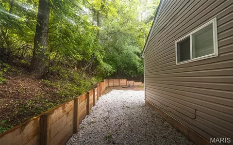Exterior - 116 E Clinton St, Grafton, IL 62037 photo 5 of 9