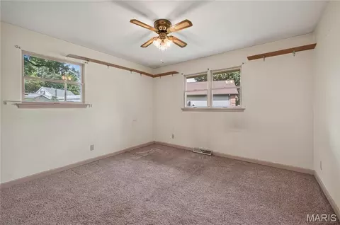 Bedroom - 610 Laurel Dr, Waterloo, IL 62298 photo 3 of 9