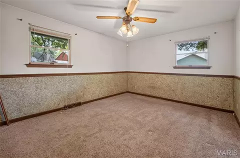 Bedroom - 610 Laurel Dr, Waterloo, IL 62298 photo 5 of 9