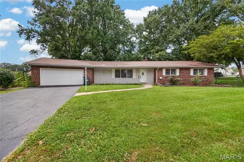 Other - 610 Laurel Dr, Waterloo, IL 62298 photo 2 of 9