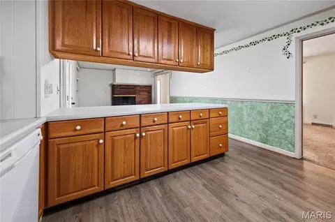 Kitchen - 610 Laurel Dr, Waterloo, IL 62298 photo 4 of 4