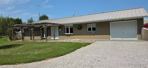 6173 Collins Rd, Ellis Grove, IL 62241
